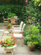 Coombe House care home garden